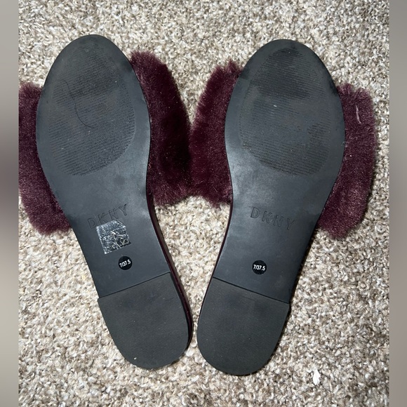 NWT DKNY fuzzy slide sandals sz7.5 - Picture 4 of 4